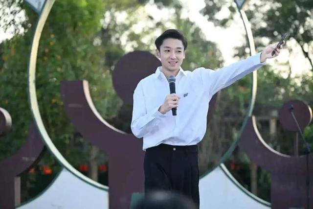 在离南京一小时车程的林海中，有人聚众“撒野”！