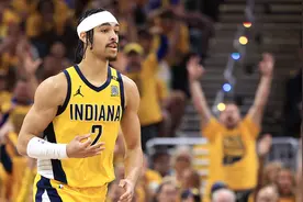 卡莱尔谈内姆布哈德：他表现稳定且相当自信图片