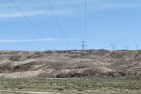 大漠浩瀚无穷尽 铁军边塞建新功 ——哈密～重庆±800千伏特高压直流输电线路工程（甘5标段）纪实图片