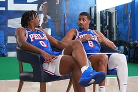 马克西：我跟梅尔顿是好搭档 会一直鼓励对方图片