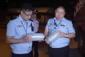 凌晨一货车运输1008件不可降解塑料制品入岛，在海口被截获！图片