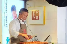 欠债4600万，曾在西湖边卖烤肠，他说“食字下面是一个良”图片