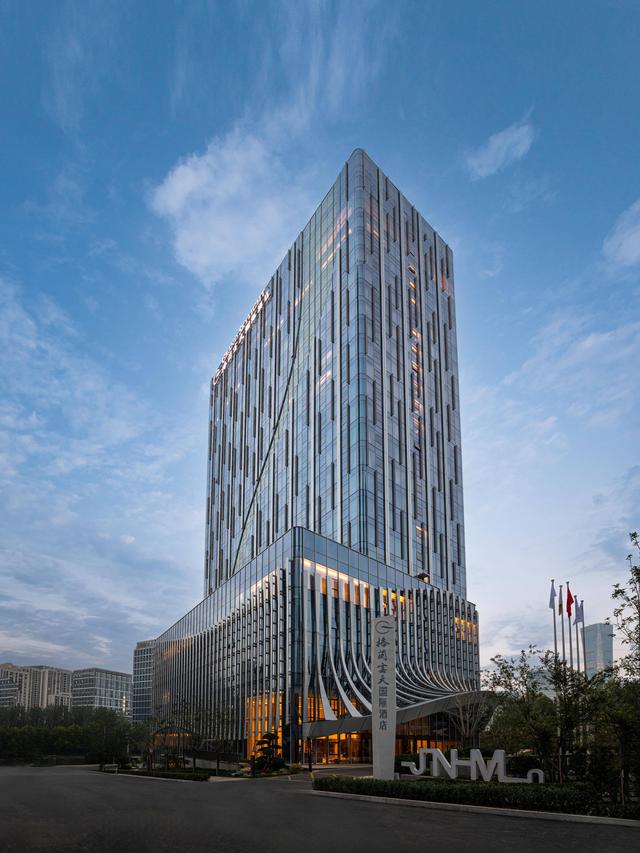 泉映山色，云礼八方——济南环贸格兰云天国际酒店盛大启幕