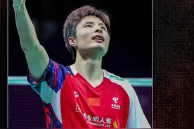 石宇奇夺得印尼羽毛球公开赛男单冠军图片
