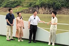 搭桥者董宇辉图片