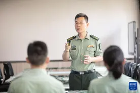 最美新时代革命军人风采丨让军事法学从课堂走向战场——记“最美新时代革命军人”傅达林图片