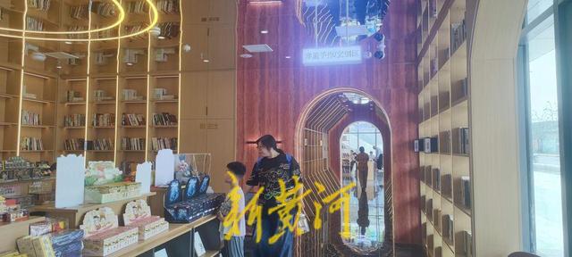 泉韵LIVE开业首日人气足，4.5万+人次畅游“鹊华游园会”