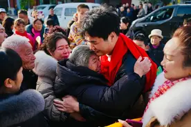 失散23年，他终于回家了图片