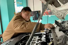 踹门救火被表彰 曾小强：帮助别人我很开心图片