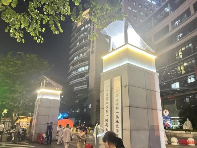 知情人：伤医凶手反锁房门行凶