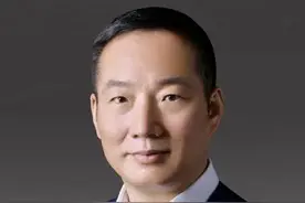 冲上热搜！代表建议：火车票免费改签2次，航班起飞前7天以上免费退改图片