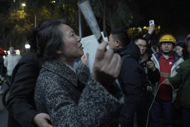 “成都27岁女子家门口遇害案”再次庭审：被告人仍否认有精神病，19日将宣判