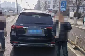 家庭乘车出行 切记：勿超员！图片