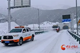 甘肃交通部门积极应对2025年首场雪 全力护航公众便捷出行图片