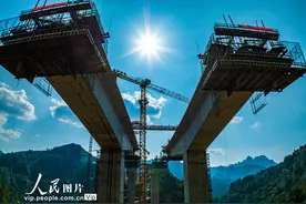 广西：大瑶山腹地交通建设忙图片