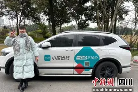 女司机陈敏：手握方向盘绽放热辣滚烫的女性力量图片