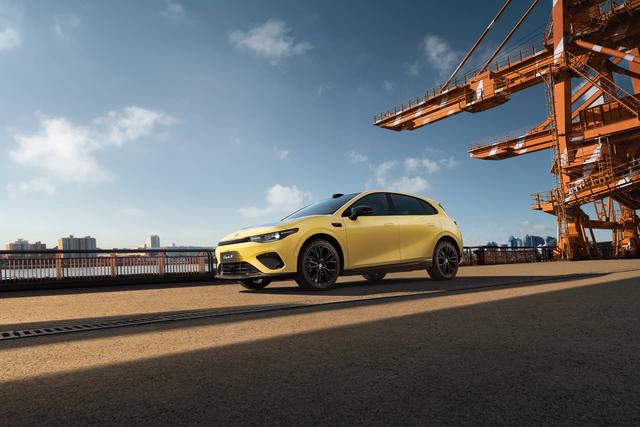 预售 10.58 万元的 Lafa 5	，是零跑心中的「白月光」