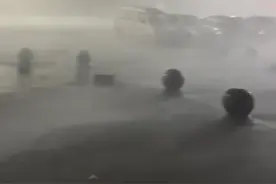 江西南昌现雷暴大风，市民称树木路灯被吹倒，市政府：相关部门已前去处理图片