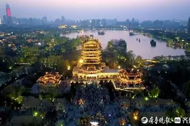 润哥探游|“江北第一楼”网红记：“湖是大明湖，楼是超然楼！”图片