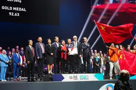 高分脱颖而出！小云雀合唱团登顶世界合唱比赛童声组冠军赛图片