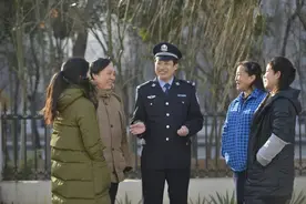 从警28年，他成为群众心中24小时不关机的暖心民警图片