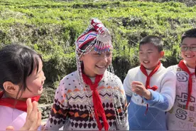 邵武：跳起竹竿舞 体验畲族风图片