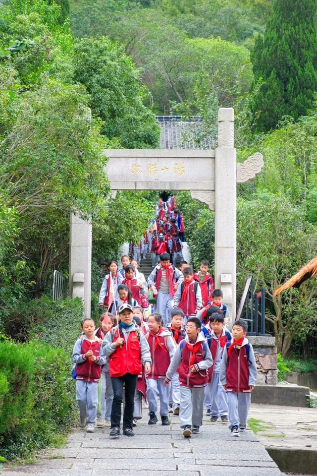 知识+100，快乐+100