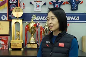 青人物 | “冰妈”转型冰球人见证“城市名片”越擦越亮图片