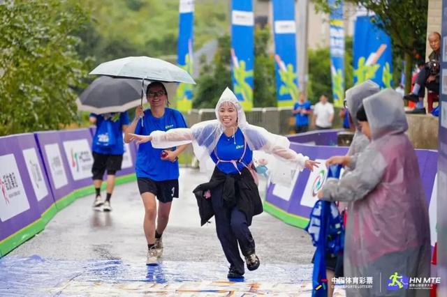 徒步大会与星空音乐会点亮湘西洛塔，八百行者“向野而行”