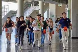 通过体育发现中国 新工体成为国际学生交流窗口图片