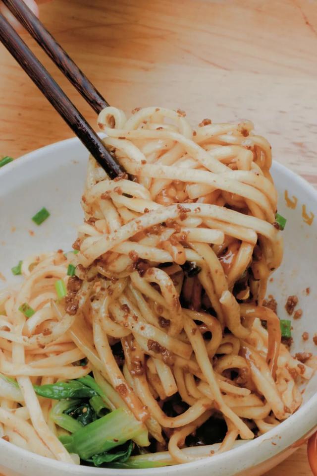 一年逛两次莲花西路，每次都有新感觉