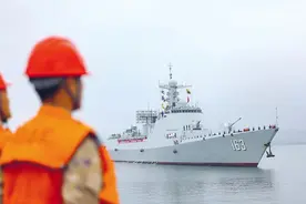 中国海军第46批护航编队完成护航等任务后返回广东湛江图片