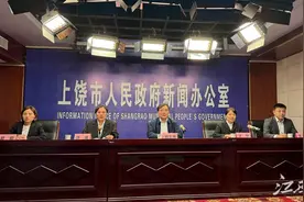 上饶设立全员“持证上岗”受理窗口图片