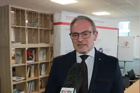 欧盟对华电动汽车加征关税 欧洲大型车企“全力以赴”反对图片