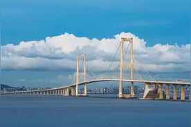 “五一”假期首日 深中通道车流量再创新高图片