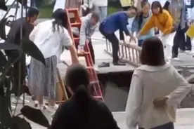学生掉入化粪池？校园安全防范不能有死角丨时评图片