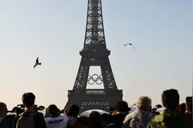 奥运五环点缀埃菲尔铁塔！这是法国人对奥林匹克的告白图片