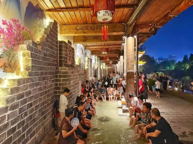 2025年国庆中秋假日第三天文化和旅游市场情况综述