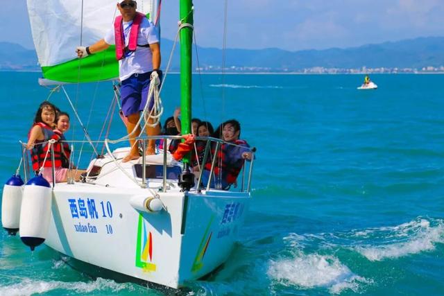 走进西岛：蒙曼直播探秘珊瑚老屋，重温女民兵峥嵘岁月