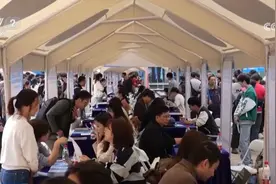 招聘市场供需两旺 热门新兴行业人才需求量大图片