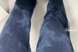 雨天被车溅一身水只能自认倒霉？律师：可索赔！| 读特普法图片