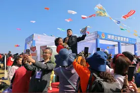 潍坊国际风筝会｜“警”彩风筝会图片
