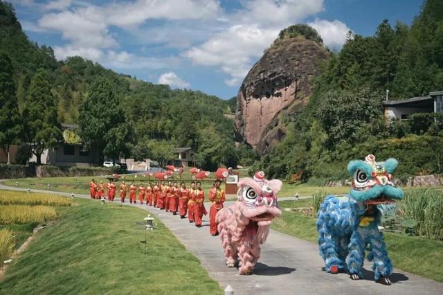 安纳班纳·泰宁 | 在时间的褶皱里，呼吸一场丹霞旧梦