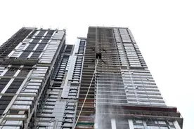 灭火机器人、机器狗上阵！这场高层灭火救援演练“黑科技”满满图片