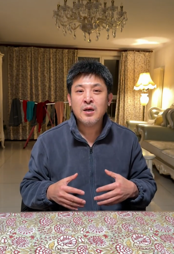 孙涛宣布不再参加央视春晚；从1995年首登春晚，至今已参演20余届；强调自己从前、现在、将来都不会直播带货；此前因闫学晶事件遭网暴