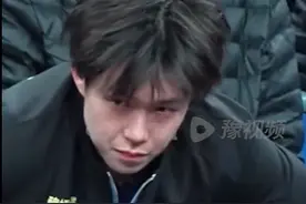 疑似身体不适？王楚钦又上热搜，球迷：不要硬扛图片