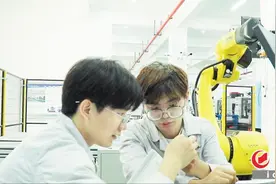 六名“00后”，创出芯片封装业国产“第一刀” | 来长沙 创未来图片