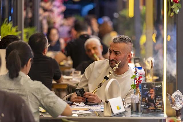 中国最魔幻的城市，“打包”全球