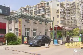 上海多个小区居民诉苦：“僵尸车”长年霸占停车位！四处投诉却无可奈何图片