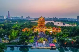 来济南，刚刚好图片